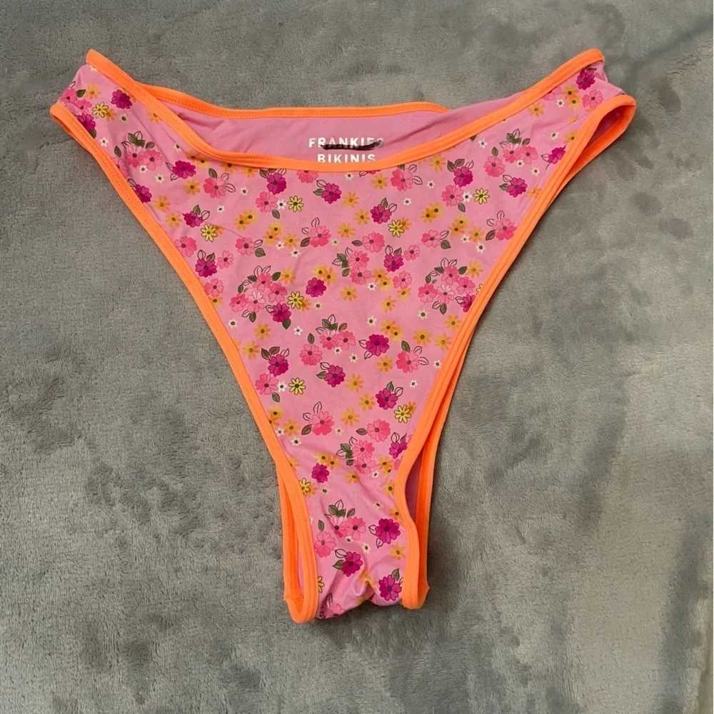 New! Frankies Bikinis Full Moon Floral Bikini Bottom in Queens Bath 10732